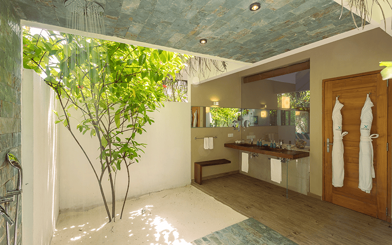 beach suite with pool i7a4459 compressed