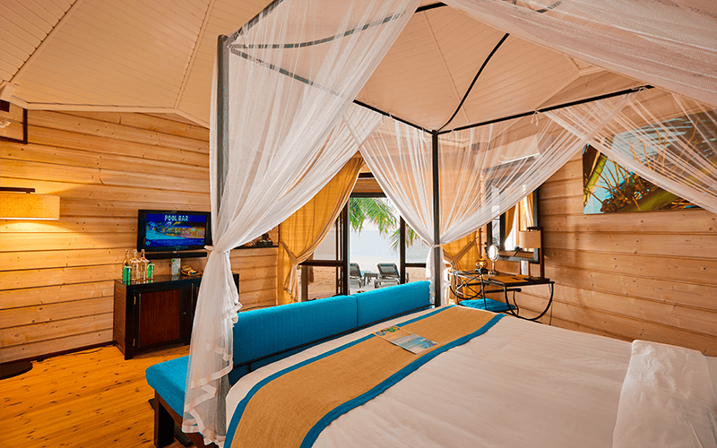 kuredusangu jacuzzi beach villa interior 2 compressed