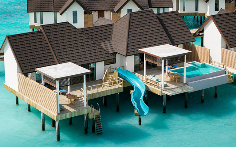 02 bedroom water pool slide 02 v2