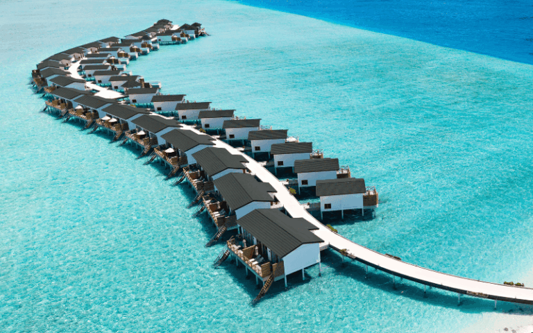 lagoon suite w pool (6) compressed