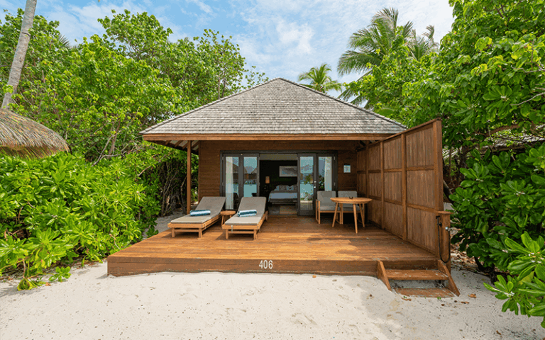 veligandu sunsetjacuzzibeachvillaexterior1 v2