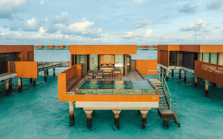 veligandu sunsetoceanpoolvillaexterior2 v2