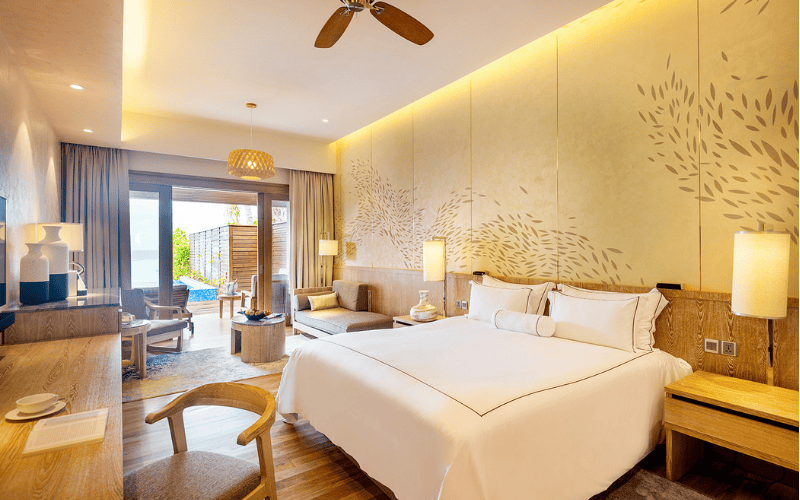 beach suite w pool (7) compressed