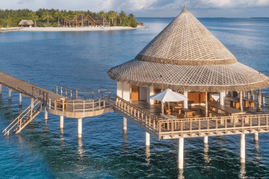 Furaveri Maldives amigos compressed