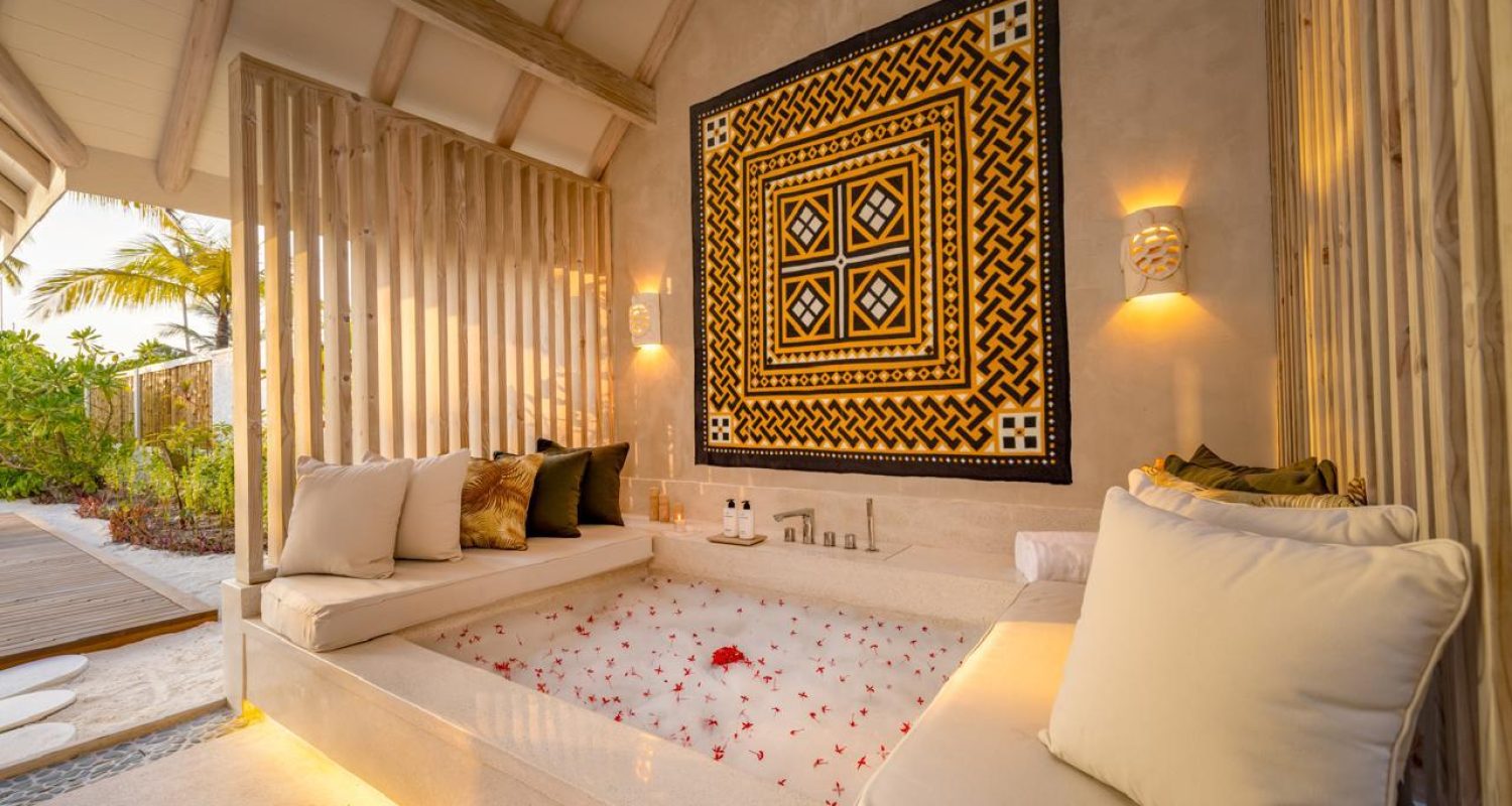 Rah Gili Maldives rah gili maldives beach pool villa bath tub v2